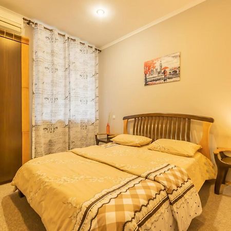 Трехкомнатная Квартира На Крещатике Kiev Luaran gambar